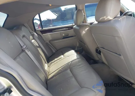 2010 Lincoln Town Car Signature Limited из США, поврежденный, VIN 2LNBL8CV9AX752977